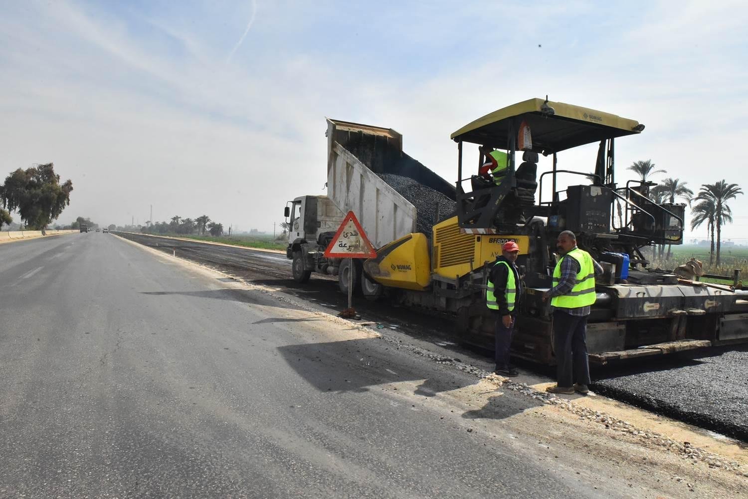 Paving the Assiut–Deirut Agricultural Road